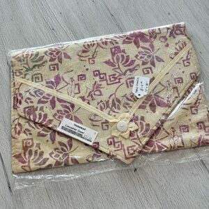 HOMEMADE LANCASTER COUNTY PA Ivory Red Floral Embellished Table Runner 13” X 38”